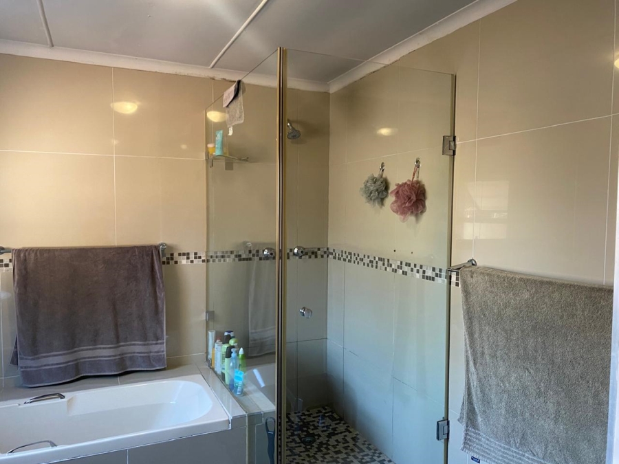 4 Bedroom Property for Sale in Mossel Bay Central Western Cape